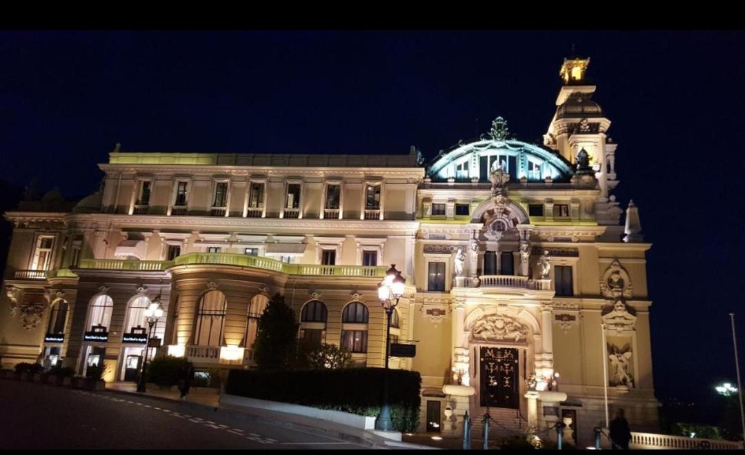 Direct Monaco Studio Devant Piscine Beausoleil Phòng bức ảnh